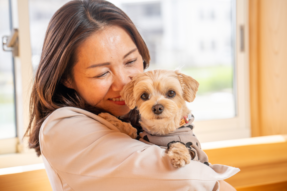 Ai・Link代表の写真と愛犬